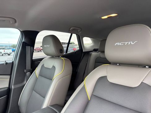 Used 2025 Chevrolet Trax ACTIV w/ Driver Confidence Package FWD image 11