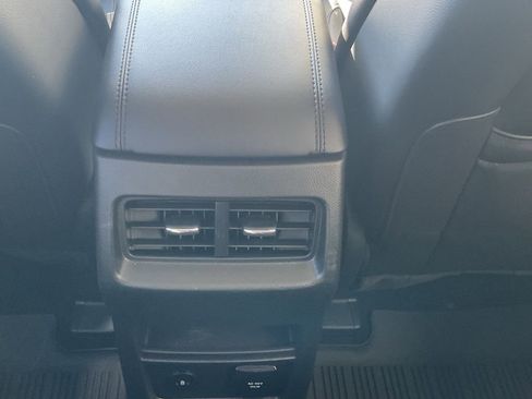 Used 2024 Ford Edge SEL w/ Convenience Package image 17