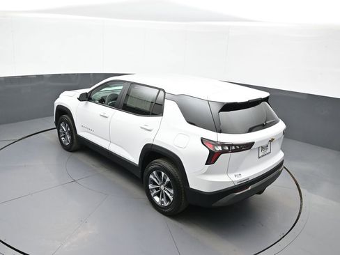 Used 2025 Chevrolet Equinox LT FWD image 38