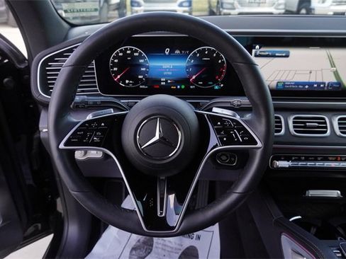 Used 2025 Mercedes-Benz GLS 450 4MATIC image 31