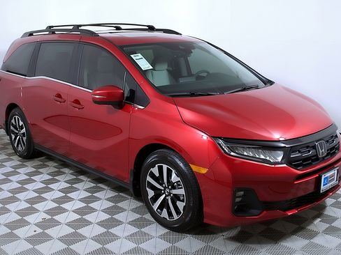 Certified 2026 Honda Odyssey EX-L image 6