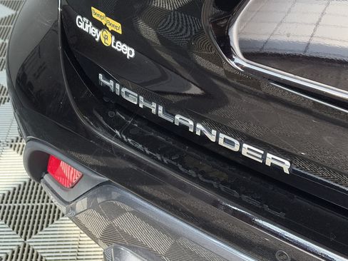 Used 2021 Toyota Highlander Limited AWD/4WD image 16