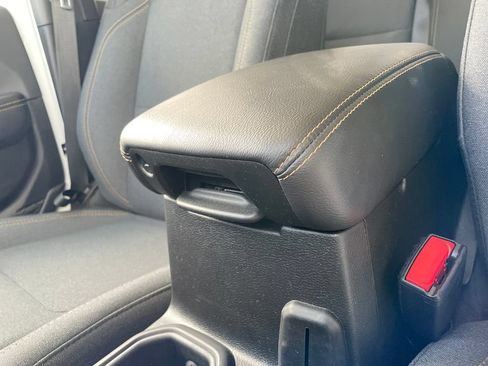 Used 2025 Jeep Wrangler Unlimited Sahara AWD/4WD image 21
