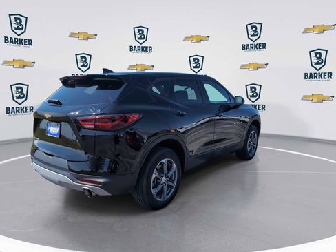 Used 2025 Chevrolet Blazer LT FWD image 8