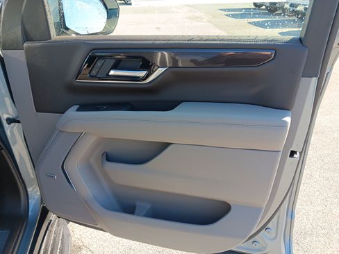 New 2026 GMC Yukon XL Elevation image 25