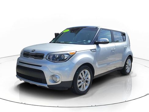 Used 2017 Kia Soul + w/ Primo Package FWD image 3