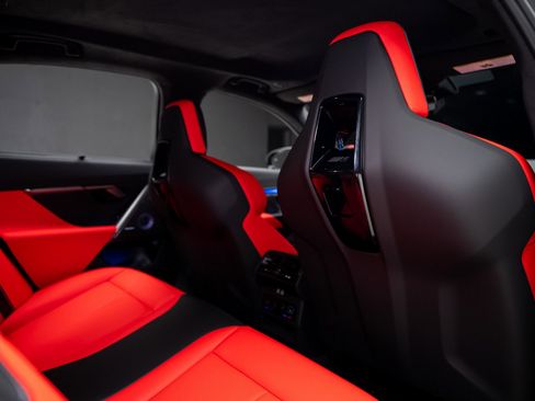 Used 2025 BMW M5 w/ Carbon Package image 74