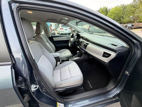 Used 2014 Toyota Corolla LE FWD image 17