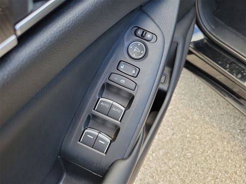 Used 2018 Honda Accord Sport image 14