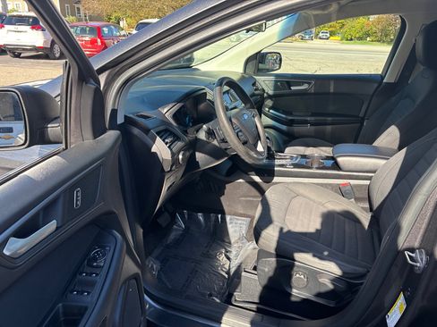 Used 2015 Ford Edge SE image 9