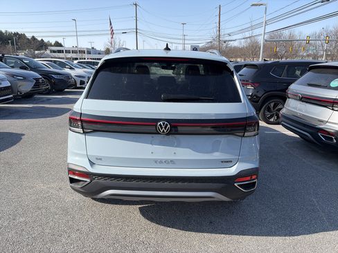 New 2026 Volkswagen Taos SE image 5