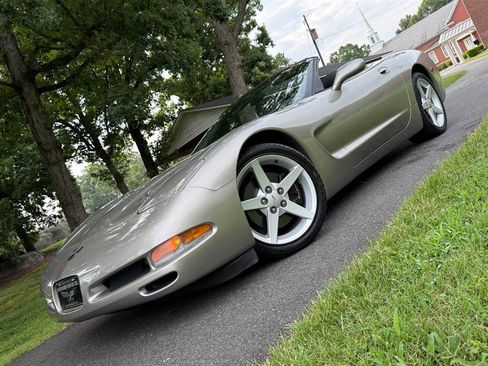 Used 1999 Chevrolet Corvette Convertible w/ Memory Pkg RWD image 7