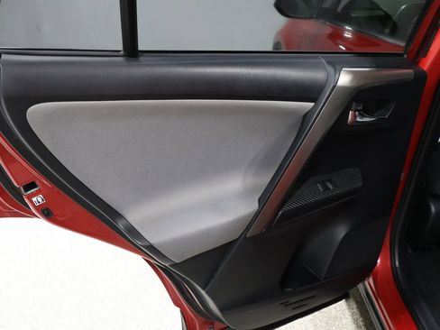 Used 2015 Toyota RAV4 XLE image 19