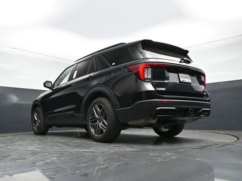 Used 2025 Ford Explorer ST-Line w/ ST-Line Street Pack AWD/4WD image 55