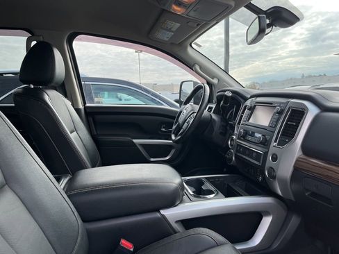 Used 2017 Nissan Titan SL w/ Chrome Package AWD/4WD image 2