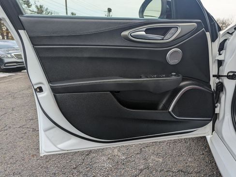 Used 2022 Alfa Romeo Giulia Veloce image 12