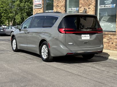 Used 2022 Chrysler Pacifica Touring-L