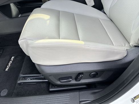 Used 2023 Nissan Rogue SV w/ SV Premium B Package image 12