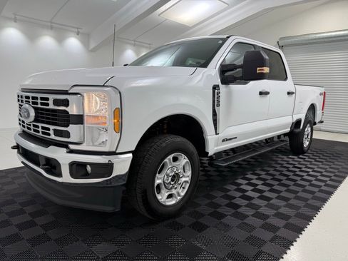 Used 2025 Ford F250 XLT image 3