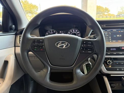 Used 2016 Hyundai Sonata SE FWD image 11