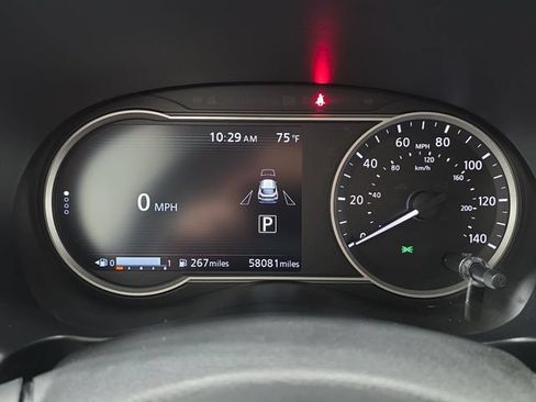 Used 2018 Nissan Kicks SV FWD image 18