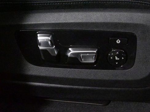 Used 2025 BMW X5 M60i w/ Executive Package image 40