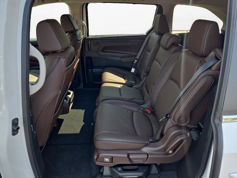 Used 2026 Honda Odyssey Touring image 13
