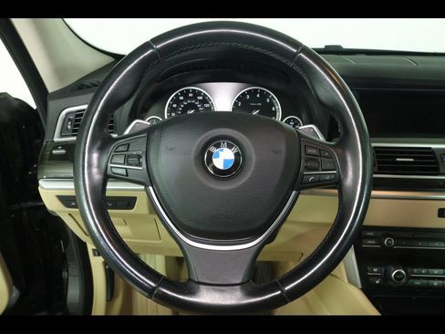 Used 2017 BMW 535i Gran Turismo RWD image 18