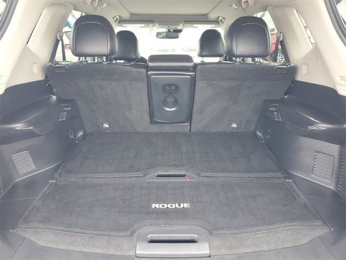 Used 2019 Nissan Rogue SL w/ Premium Package image 10