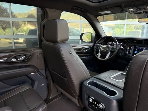 Used 2021 GMC Yukon XL Denali w/ Denali Premium Package AWD/4WD image 45