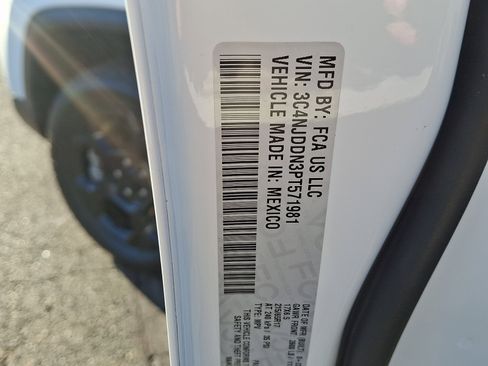 Used 2023 Jeep Compass Trailhawk w/ Trailhawk Elite Group image 27