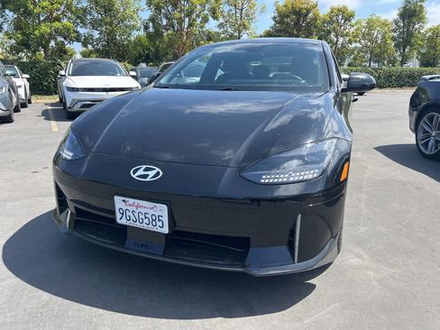 Used 2023 Hyundai Ioniq 6 SE RWD image 5