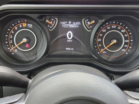 Used 2025 Jeep Gladiator Sport AWD/4WD image 16