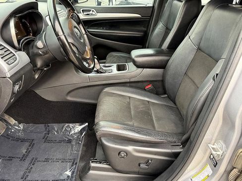 Used 2021 Jeep Grand Cherokee Laredo X image 22