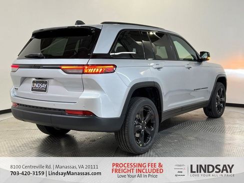 New 2025 Jeep Grand Cherokee Altitude AWD/4WD image 5