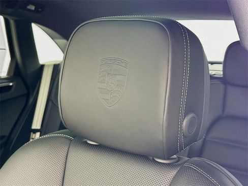New 2026 Porsche Macan S image 15