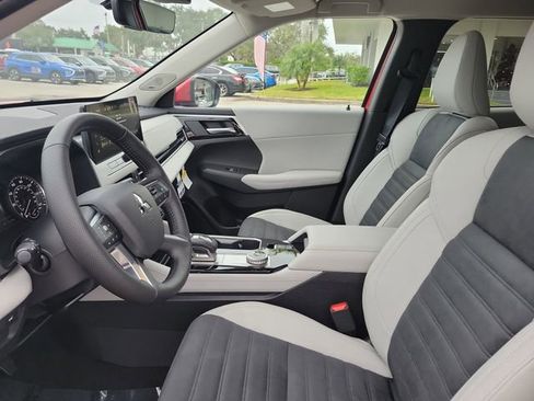 New 2026 Mitsubishi Outlander SE image 19