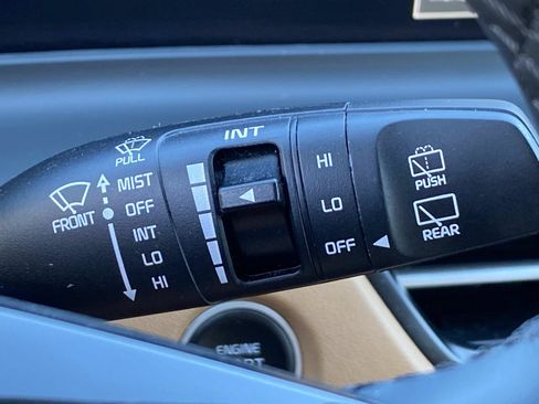 Used 2024 Kia Seltos EX AWD/4WD image 19