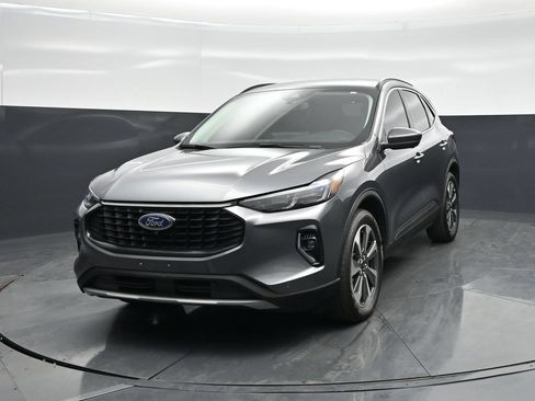 Used 2023 Ford Escape Platinum AWD/4WD image 54