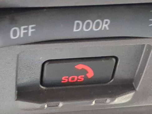 Certified 2021 Toyota Sienna Platinum image 30