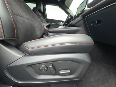 Used 2025 Ford Explorer ST image 22