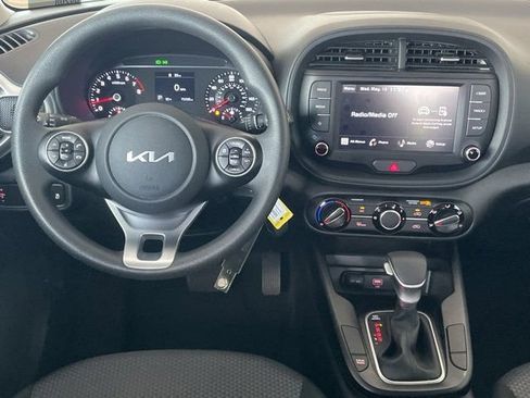 Used 2022 Kia Soul LX FWD image 10