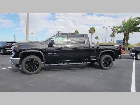 New 2026 Chevrolet Silverado 2500 LTZ w/ LTZ Convenience Package image 17