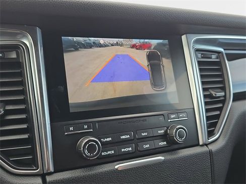 Used 2017 Porsche Macan Base image 26