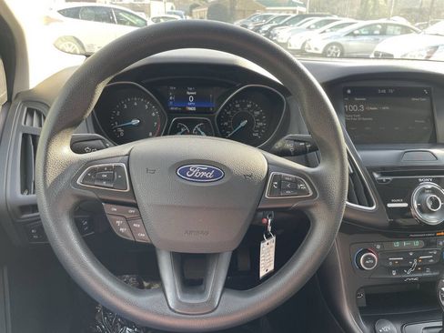 Used 2018 Ford Focus SEL image 14