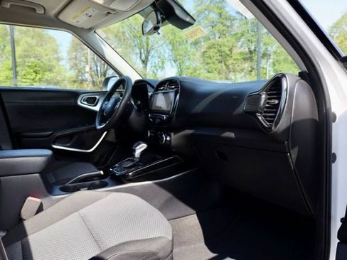 Used 2023 Kia Soul S FWD image 38