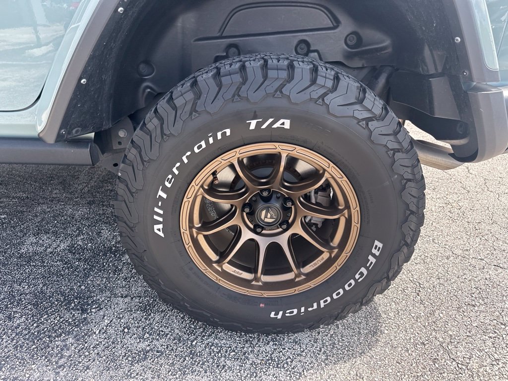 Used 2023 Jeep Wrangler Unlimited Rubicon 392 w/ Trailer Tow Package AWD/4WD image 18
