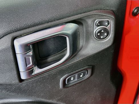 Used 2018 Jeep Wrangler Unlimited Sport S AWD/4WD image 15