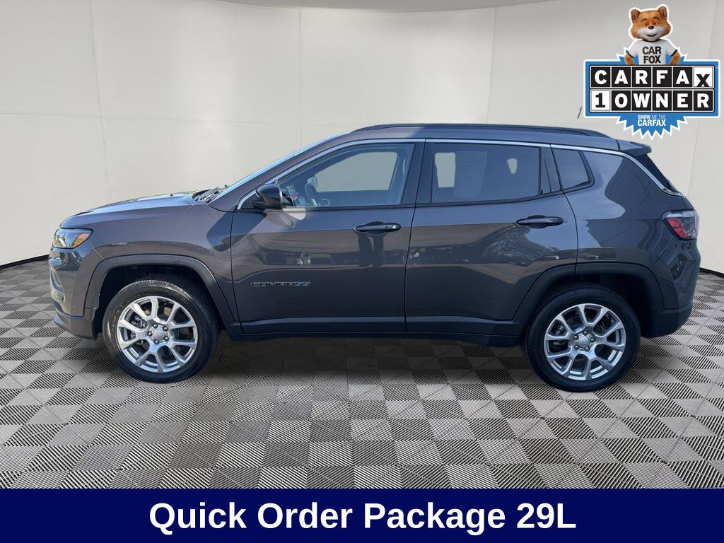 Used 2024 Jeep Compass Latitude AWD/4WD image 2