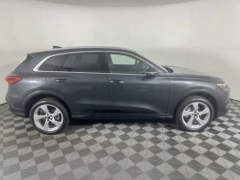 Used 2025 Audi Q5 Premium Plus w/ Premium Plus image 8